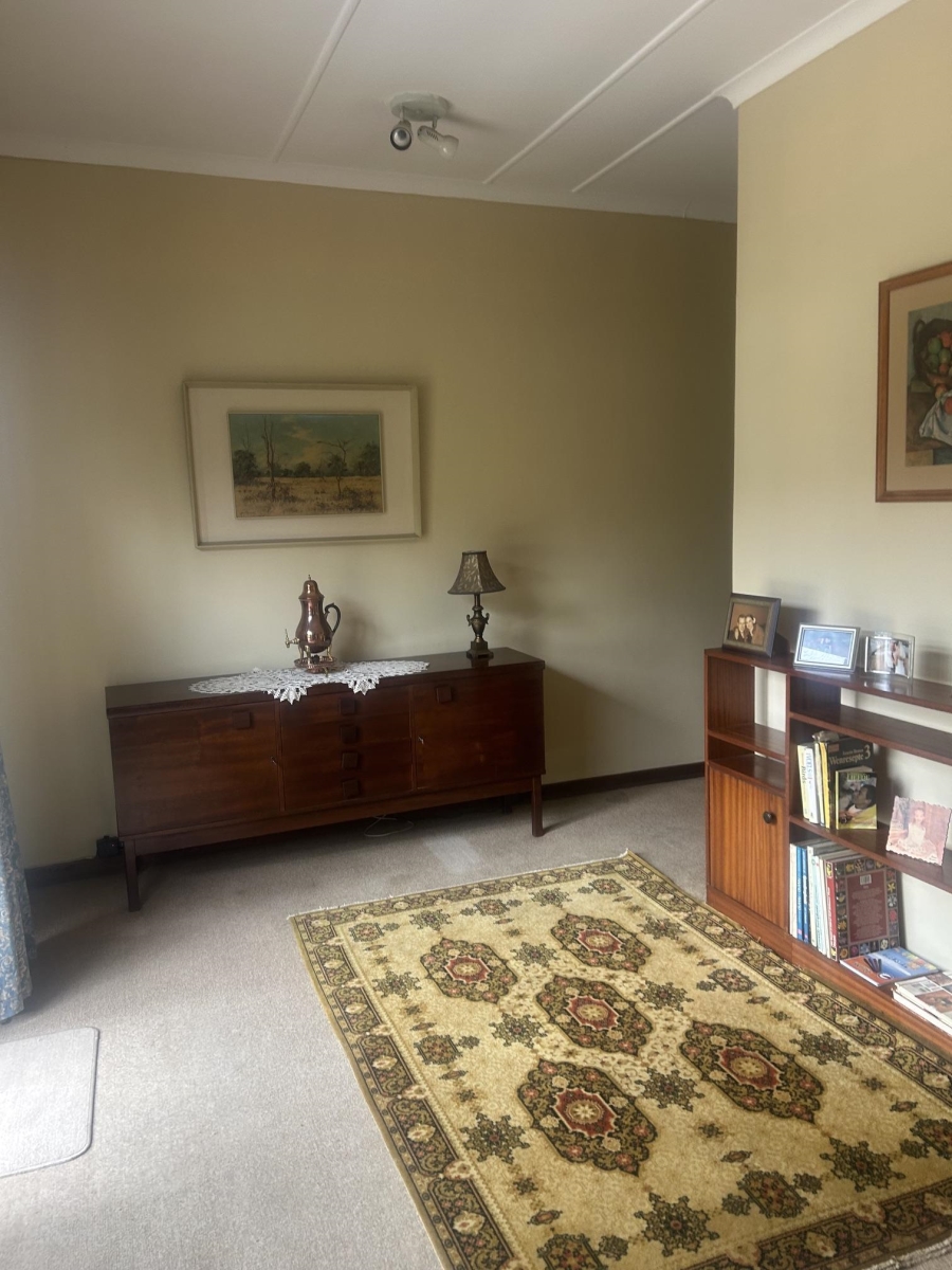 5 Bedroom Property for Sale in Viljoenskroon Free State